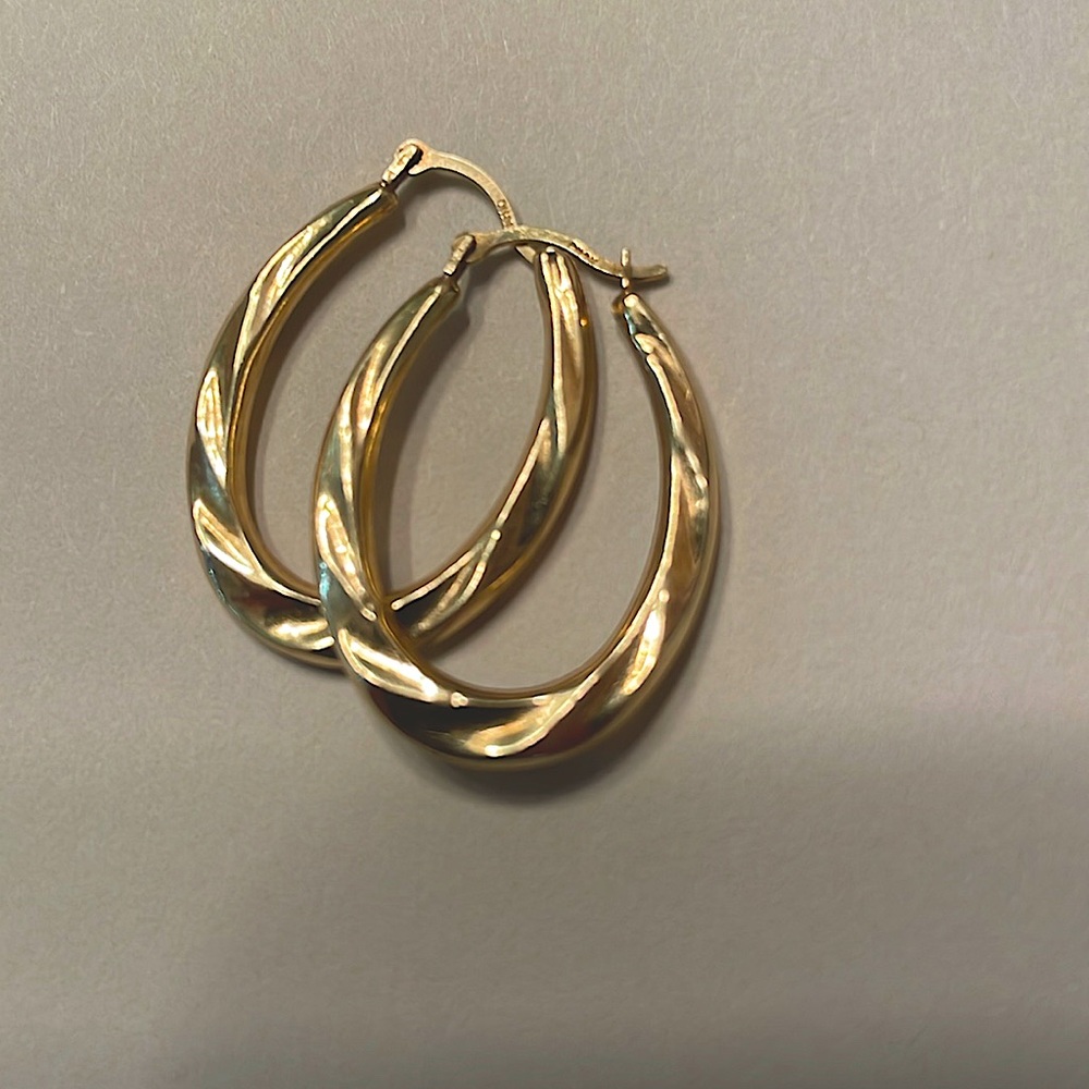 10kt Yellow gold hoop earrings, Non branded.
